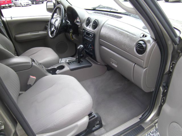 Jeep Liberty 2003 photo 1