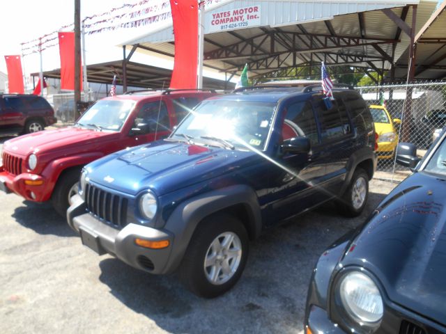 Jeep Liberty 2003 photo 2