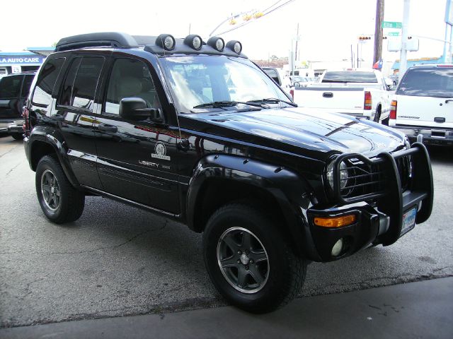 Jeep Liberty 2003 photo 2