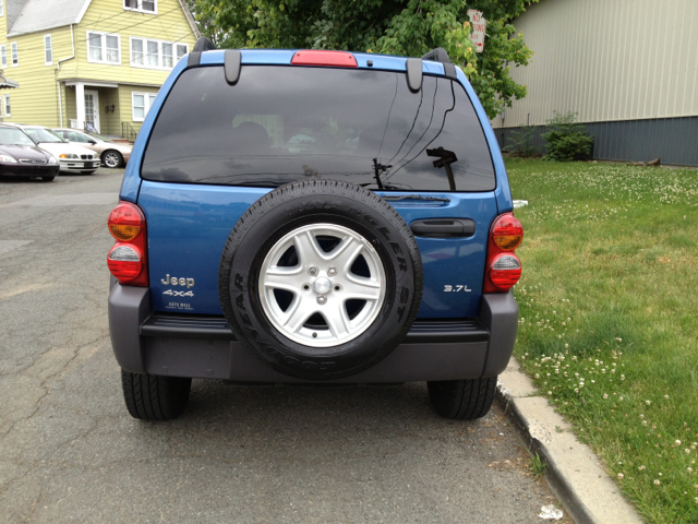 Jeep Liberty 2003 photo 3