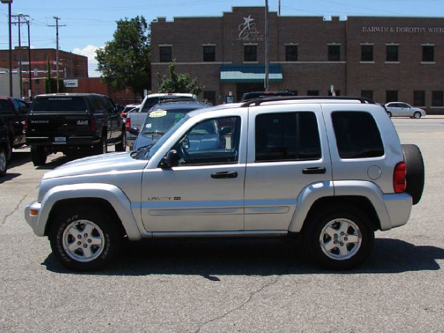 Jeep Liberty 2003 photo 3