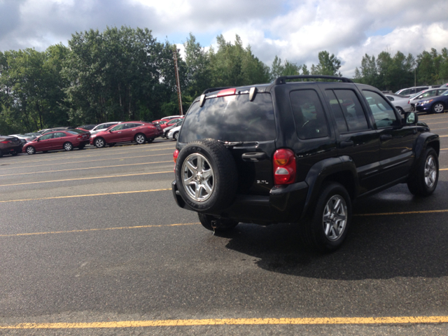 Jeep Liberty 2003 photo 2