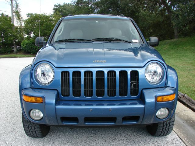 Jeep Liberty 2003 photo 3