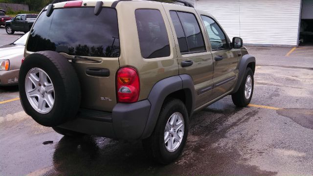 Jeep Liberty 2003 photo 3