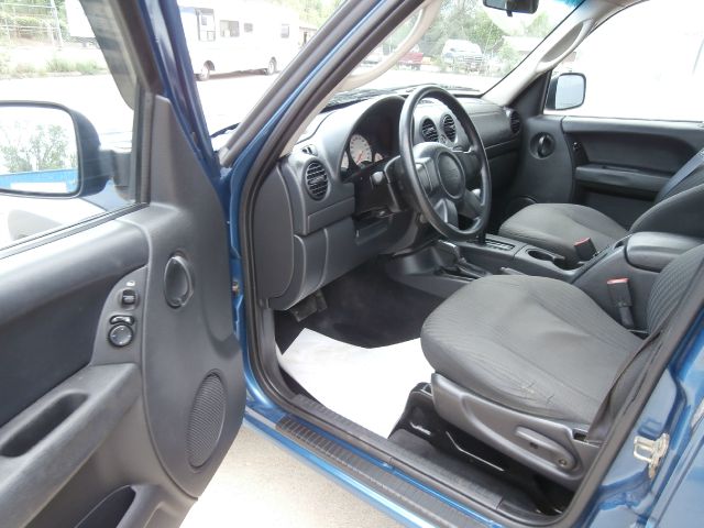 Jeep Liberty 2003 photo 1