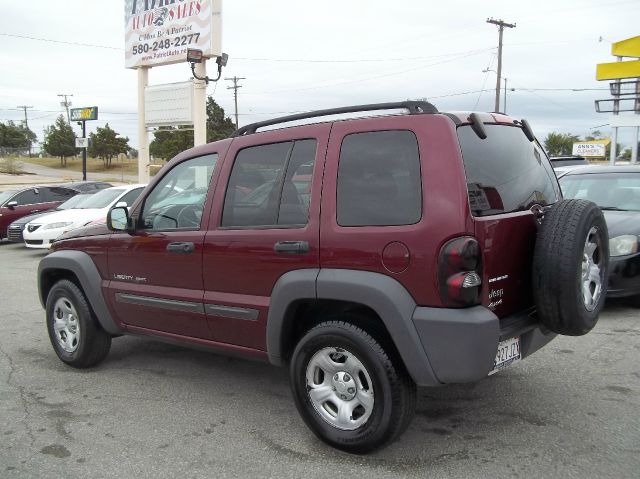 Jeep Liberty 2003 photo 2