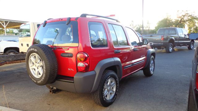 Jeep Liberty 2003 photo 2