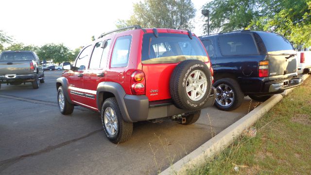 Jeep Liberty 2003 photo 3