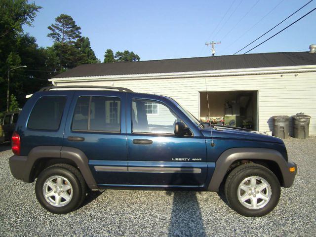 Jeep Liberty 2003 photo 14