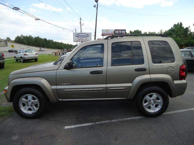 Jeep Liberty 2003 photo 2