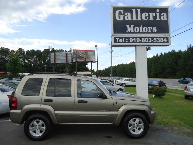 Jeep Liberty 2003 photo 3