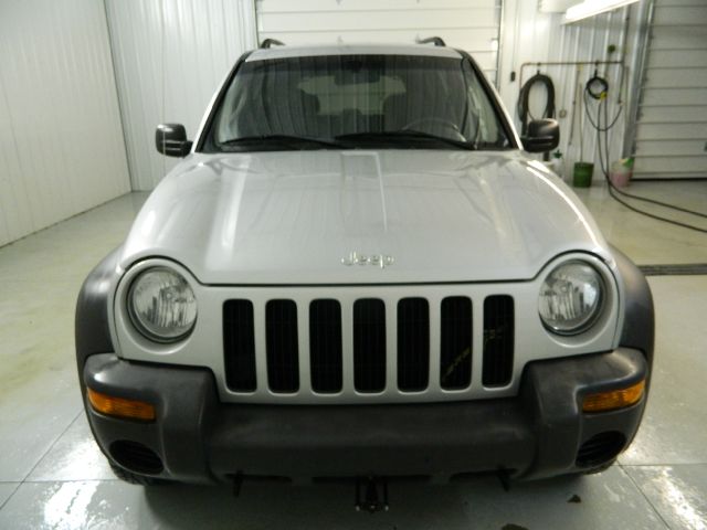 Jeep Liberty 2003 photo 3