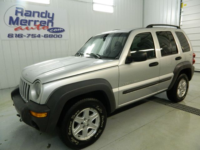 Jeep Liberty 2003 photo 4