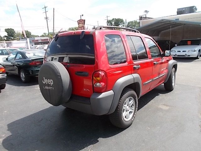 Jeep Liberty 2003 photo 2