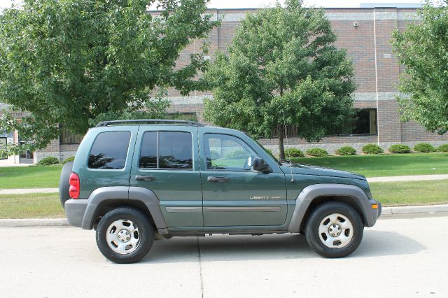 Jeep Liberty 2003 photo 4