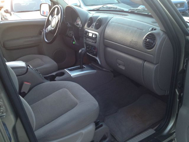 Jeep Liberty 2003 photo 1