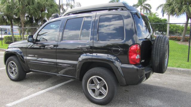 Jeep Liberty 2003 photo 2