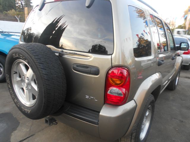 Jeep Liberty 2003 photo 1