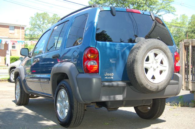 Jeep Liberty 2003 photo 16