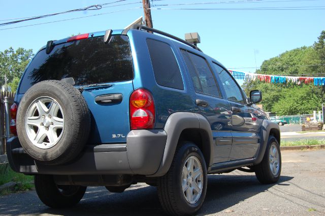 Jeep Liberty 2003 photo 18