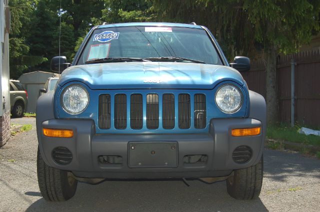 Jeep Liberty 2003 photo 23