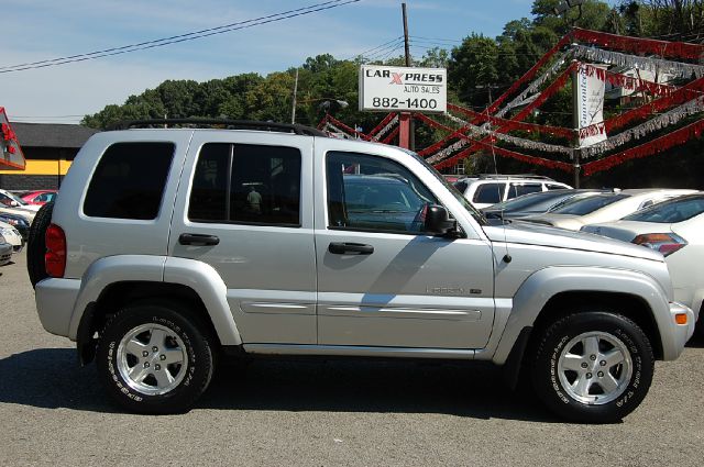 Jeep Liberty 2003 photo 1