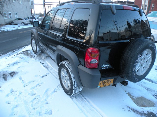 Jeep Liberty 2003 photo 3