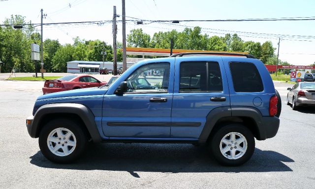 Jeep Liberty 2003 photo 8