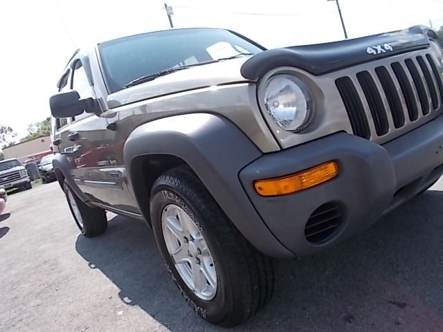 Jeep Liberty 2003 photo 2