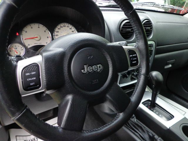 Jeep Liberty 2003 photo 14