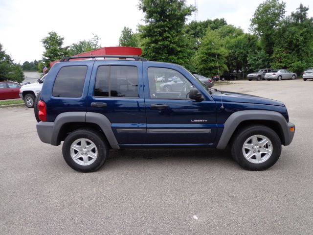 Jeep Liberty 2004 photo 1