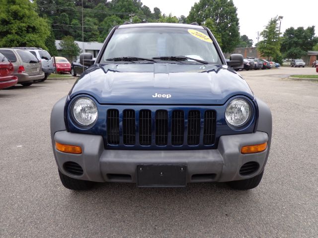 Jeep Liberty 2004 photo 16