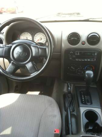 Jeep Liberty 2004 photo 1