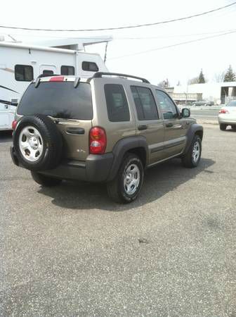 Jeep Liberty 2004 photo 2