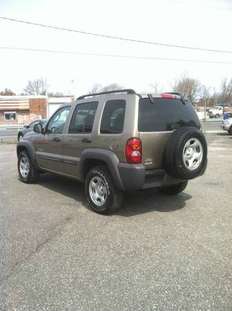 Jeep Liberty 2004 photo 3