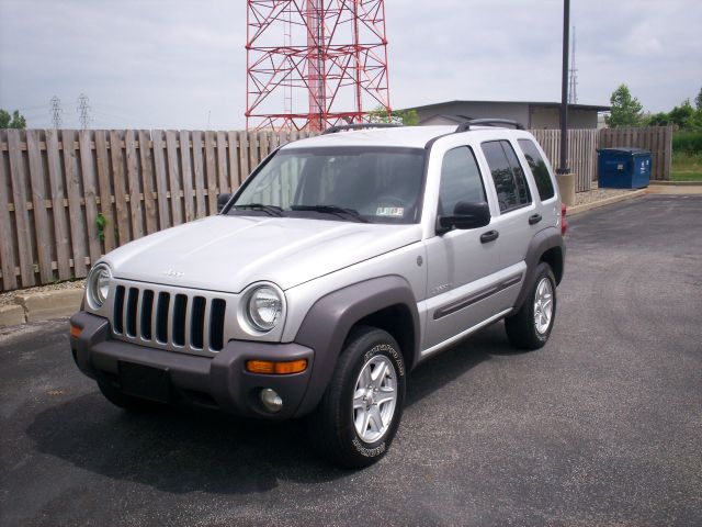 Jeep Liberty 2004 photo 4