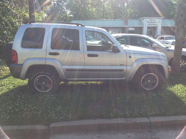 Jeep Liberty 2004 photo 4