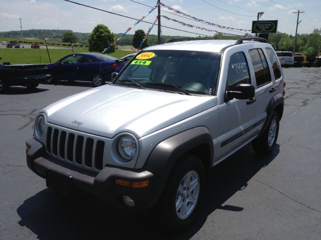 Jeep Liberty 2004 photo 12