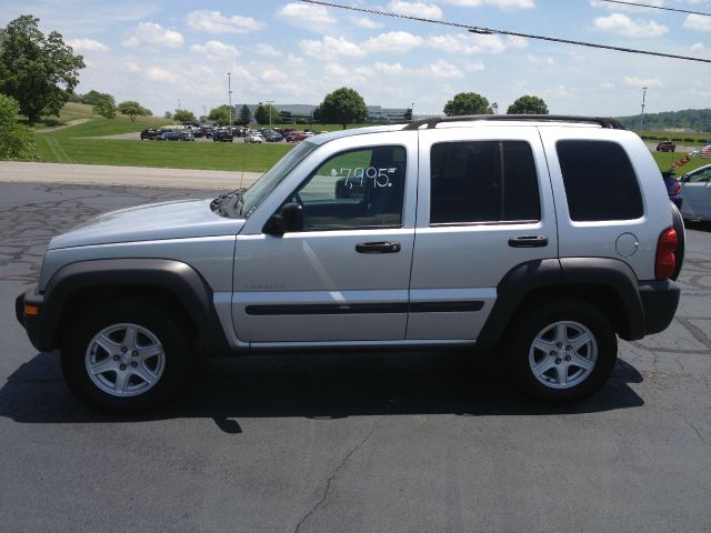 Jeep Liberty 2004 photo 7