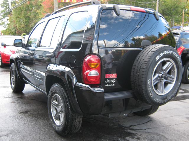 Jeep Liberty 2004 photo 2