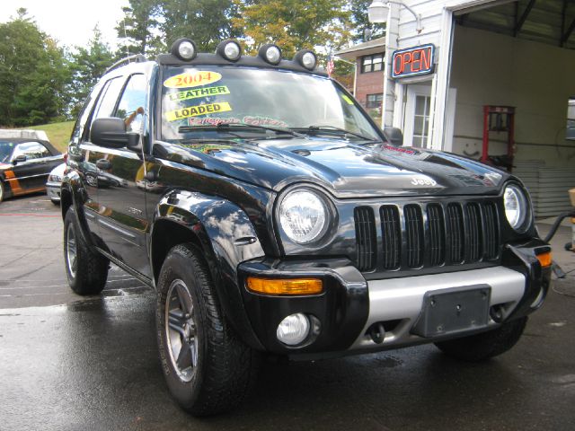 Jeep Liberty 2004 photo 4