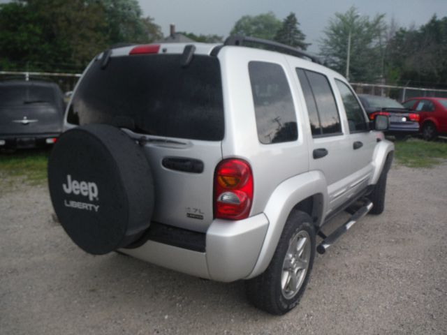 Jeep Liberty 2004 photo 12