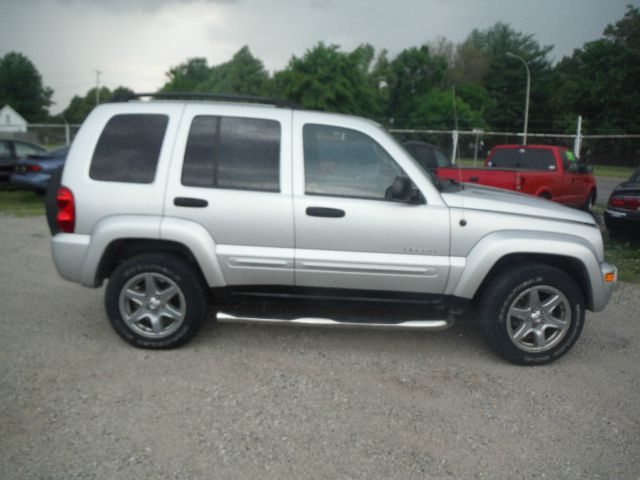 Jeep Liberty 2004 photo 13