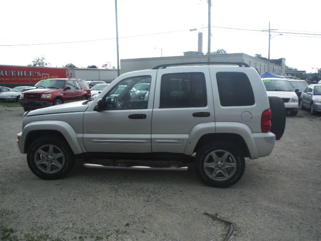 Jeep Liberty 2004 photo 9