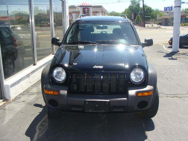 Jeep Liberty 2004 photo 2