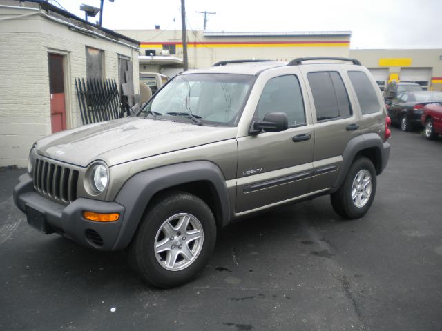 Jeep Liberty 2004 photo 2