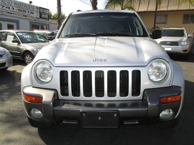 Jeep Liberty 2004 photo 2