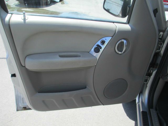 Jeep Liberty 2004 photo 2