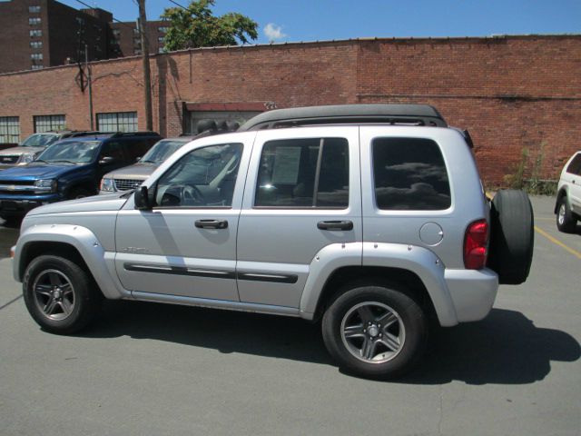 Jeep Liberty 2004 photo 3