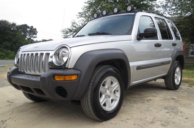 Jeep Liberty 2004 photo 4